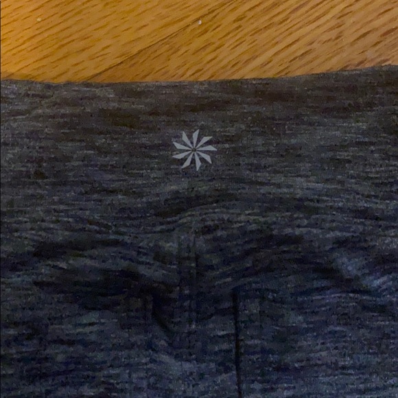 Athlete girl textured grey leggings - Picture 3 of 3